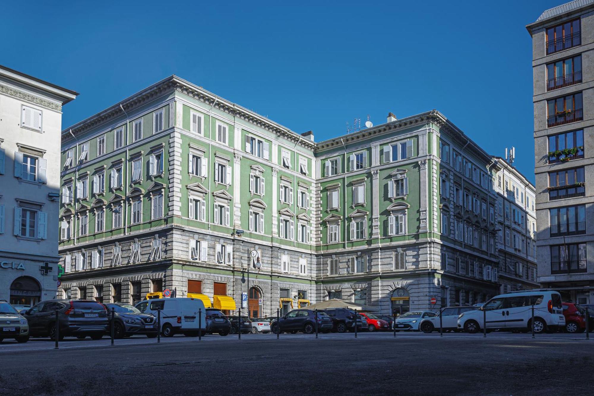 Residence Piazza Giotti 8 Trieste Exteriör bild